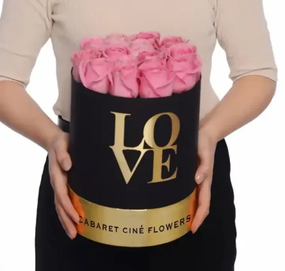 Love Silindir Kutuda Pembe Güller